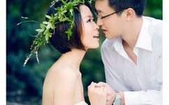 强迫女生喝水憋尿图片